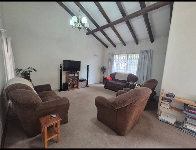 3 BEDROOM TOWNHOUSE FOR SALE IN BEACON ROCKS